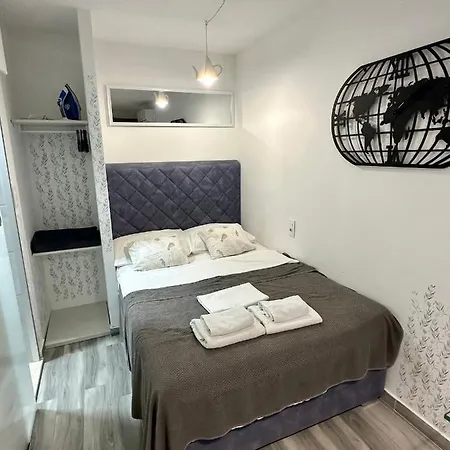 Tiny Dream - Old Town Apartment Split
