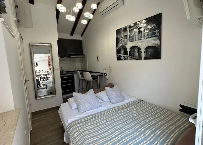 Tiny Dream - Old Town *